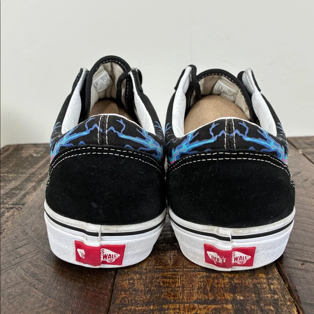 Vans Black Lowtop Sneakers Mens 9.5/Women’s 11 Lace Up Electric Flame Lightning